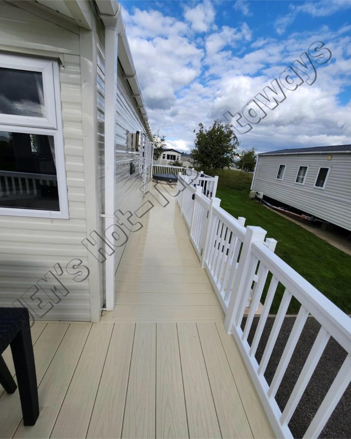 Jems Hot-Tub Getaways 6 Berth At Tattershall Lakes Exterior foto
